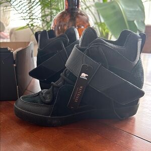 Sorel Women's Black High-Top Sneakers Sport Wedge Waterproof 8.5 new